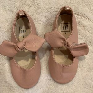 Gap pink ballet flats with bow and elastic strap